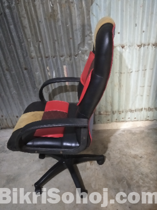 Hyrdolick Chair